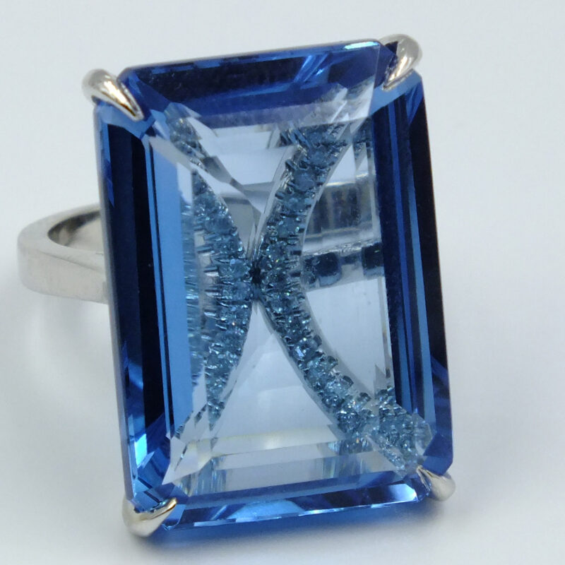 Gem ring