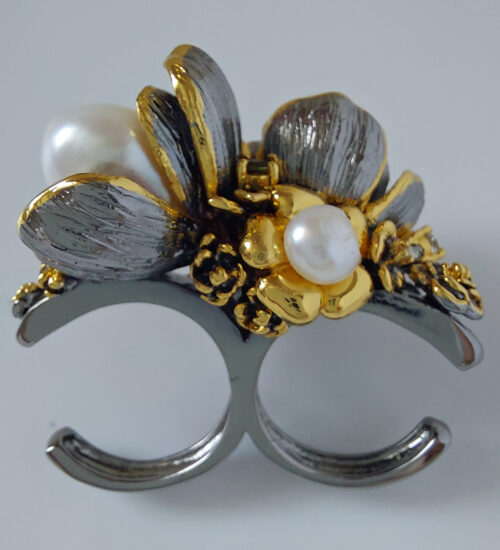 Double ring with SouthSea pearl