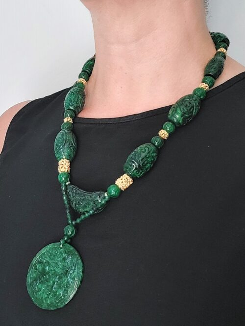 nephrite gold necklace