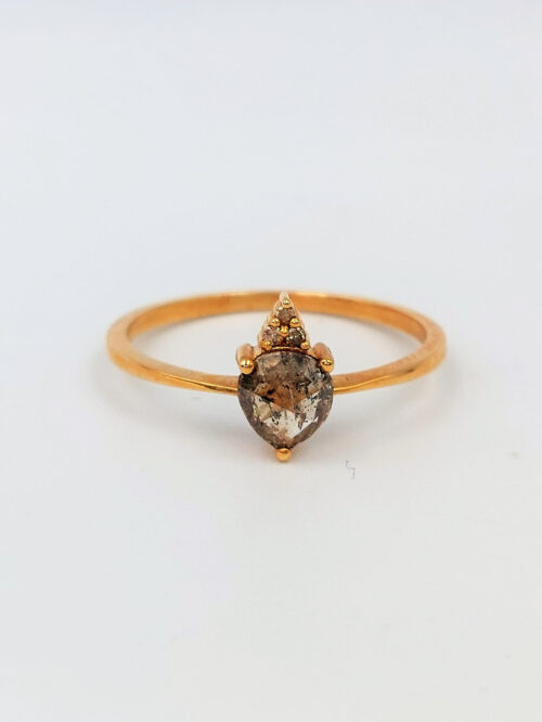 grey-diamond-gold-ring