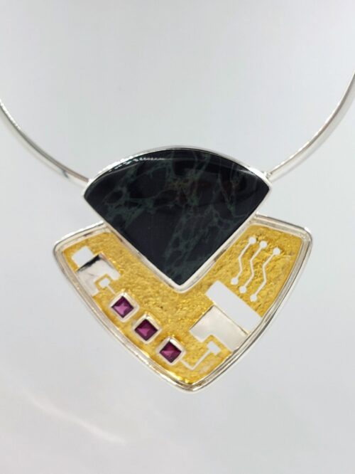 jasper-garnet-gold-pendant