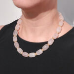 rose-quartz-gold-necklace