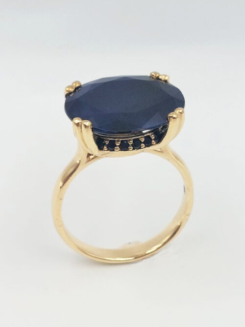 blue-sapphire-gold-ring