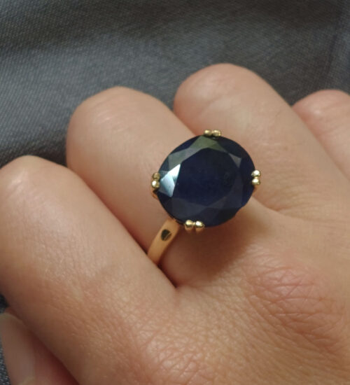 blue-sapphire-yellow-gold-ring