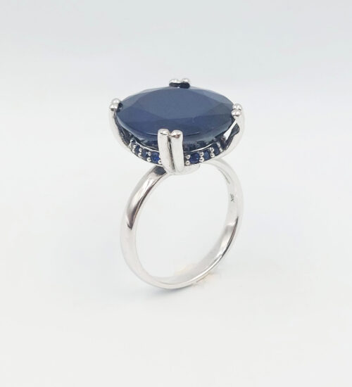 sapphire-blue-white-gold-ring