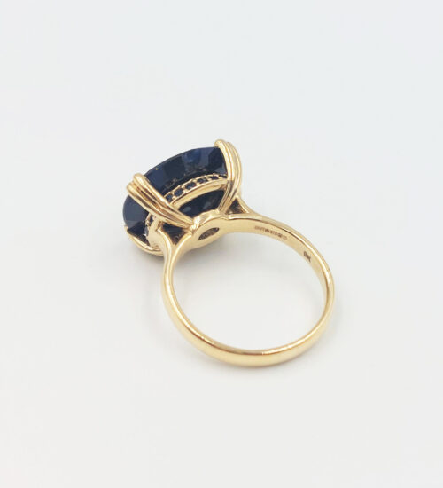 sapphire-coronation-ring