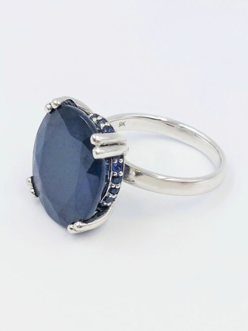 sapphire-white-gold-cocktail-ring