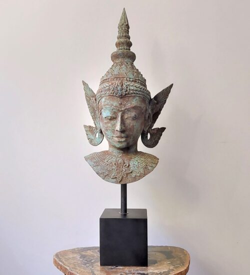 Thai-Buddha-head-sculpture