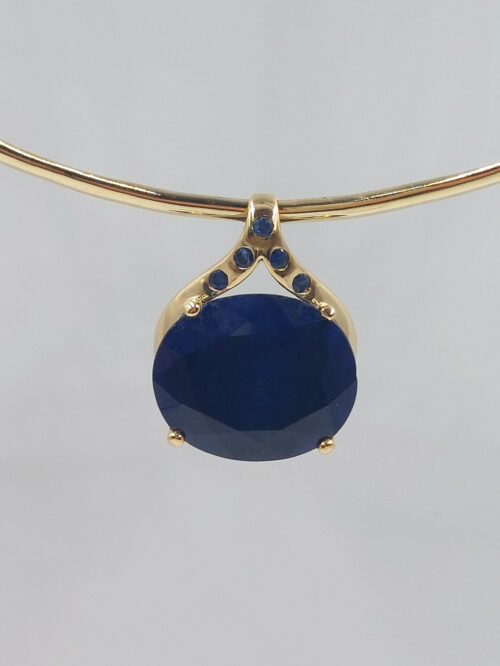 blue-sapphire-pendant