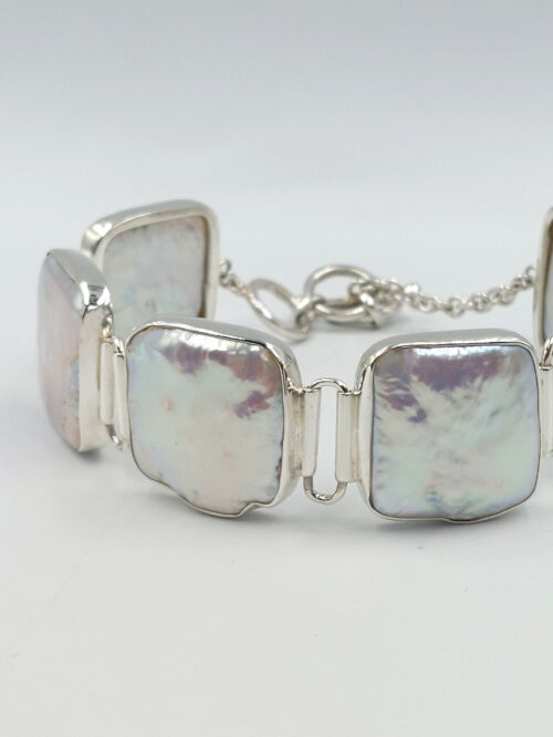 large-baroque-pearls-bracelet