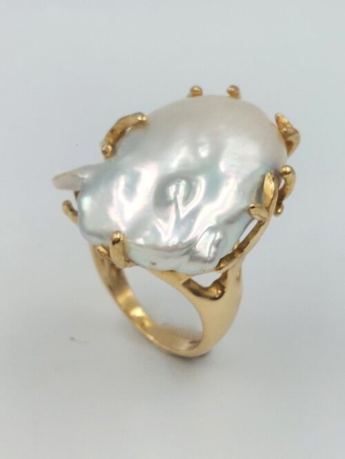 molten-gold-large-pearl-ring