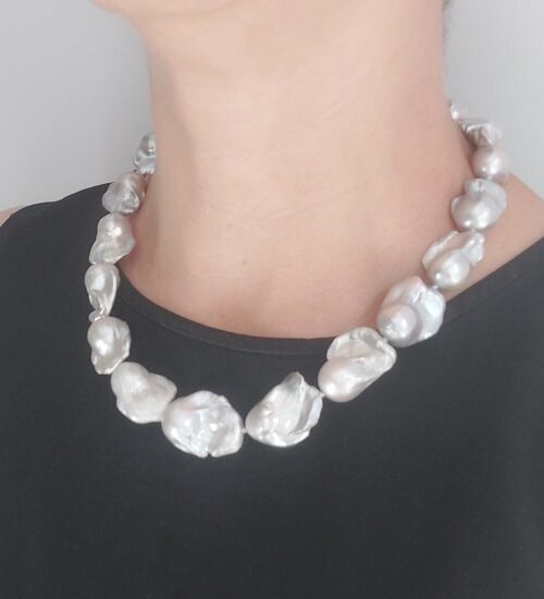 silvery-grey-pearl-necklace-gold