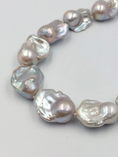 soft-grey-baroque-pearls-necklace