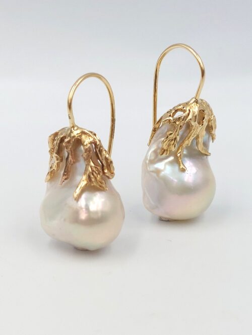 solid-gold-large-pearls-earrings